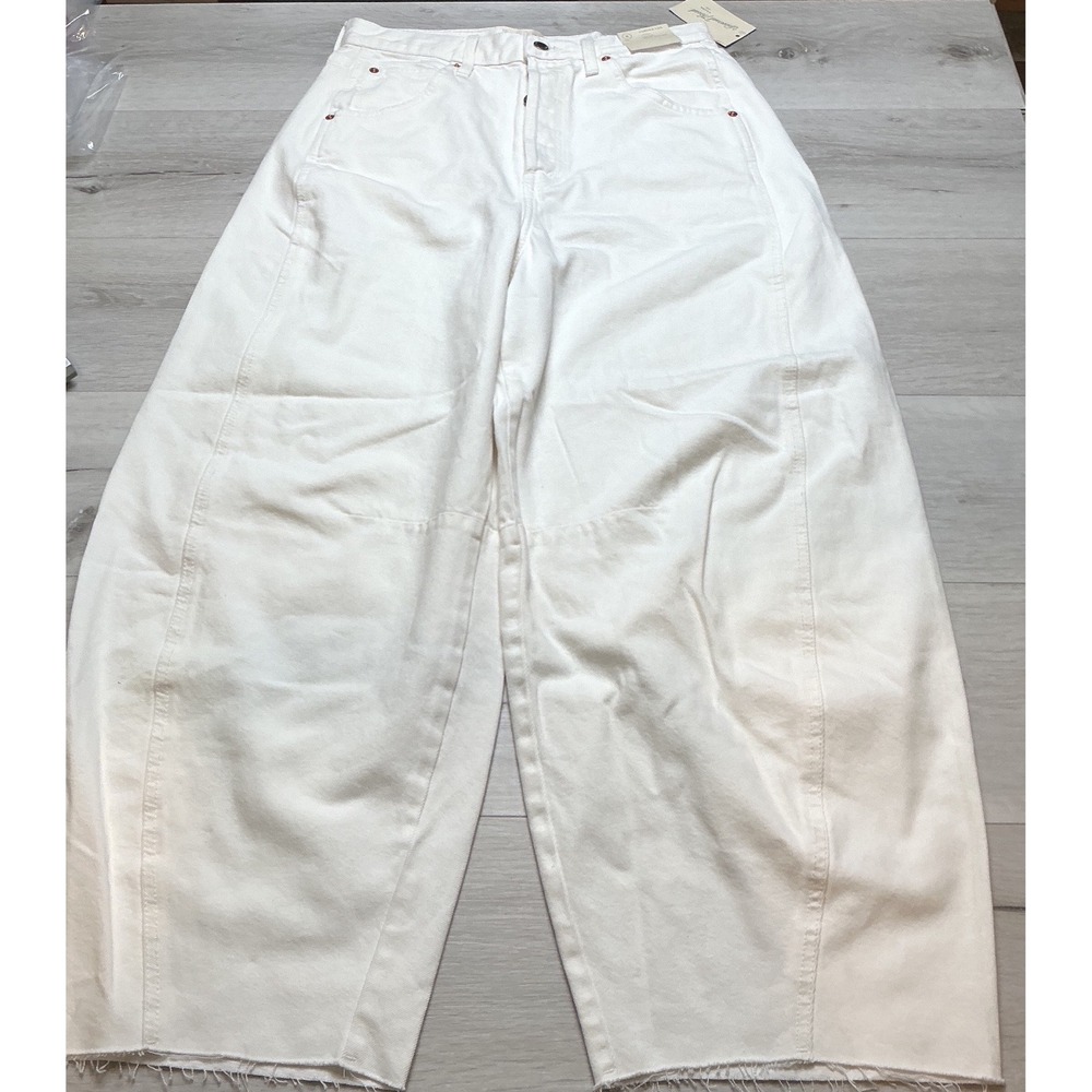 Universal Thread Curved Leg High Rise Jeans Women 8 White New With Tags